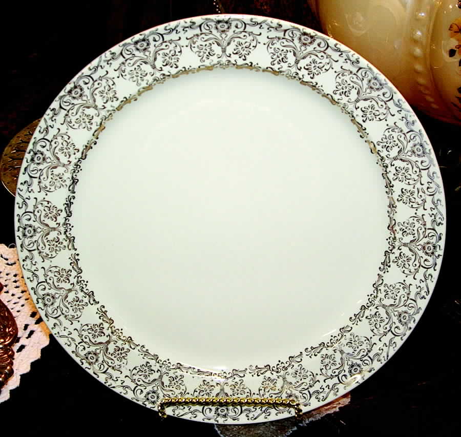 TST659 Dinner Plate by Taylor, Smith & Taylor (Ts&T)-1