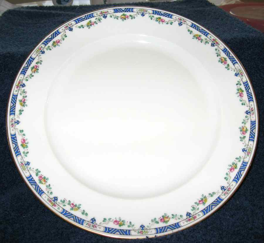 Malmaison Dinner Plate by Tressemanes & Vogt-1