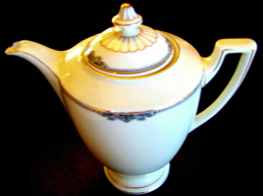 06023 Coffee Pot & Lid by Thomas-1
