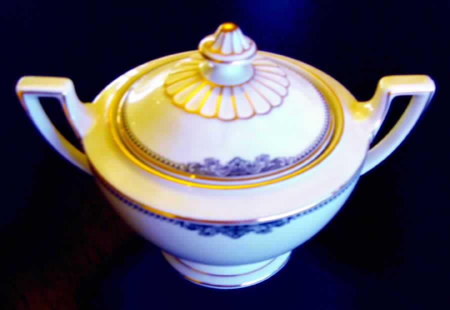 06023 Sugar Bowl & Lid by Thomas-1