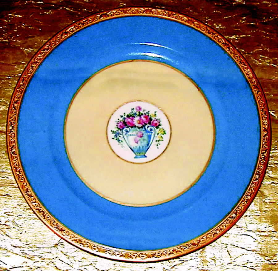 TRV457 Dinner Plate by Tressemanes & Vogt-1