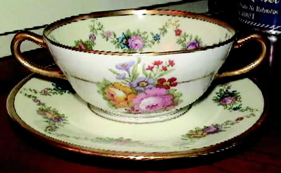 TRV462 Flat Cream Soup Bowl & Saucer Set by Tressemanes & Vogt-1