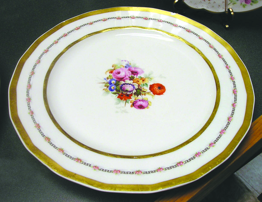 TRV464 Dinner Plate by Tressemanes & Vogt-1