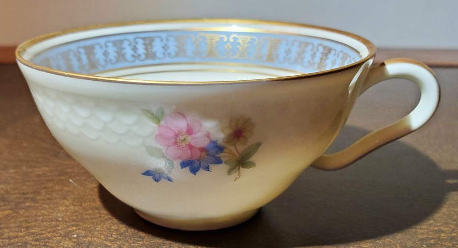 1-106 Flat Cup by Thomas-1