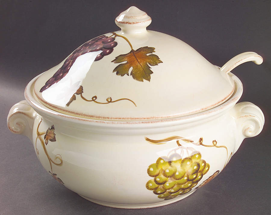 Villa Grande Tureen & Lid w/Ladle by Tabletops Unlimited-1