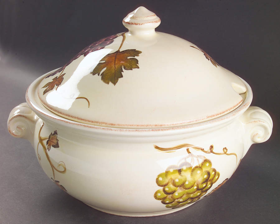Villa Grande Tureen &  Lid by Tabletops Unlimited-1