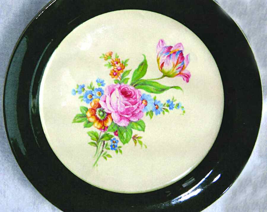 TST692 Dinner Plate by Taylor, Smith & Taylor (Ts&T)-1