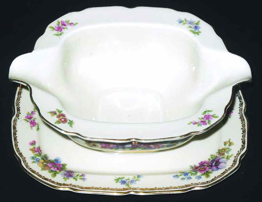 THO353 Gravy Boat with Attached Underplate by Thomas-1