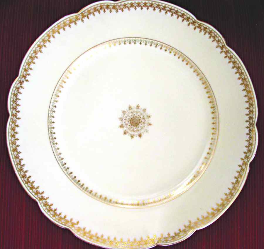 TRV479 Dinner Plate by Tressemanes & Vogt-1
