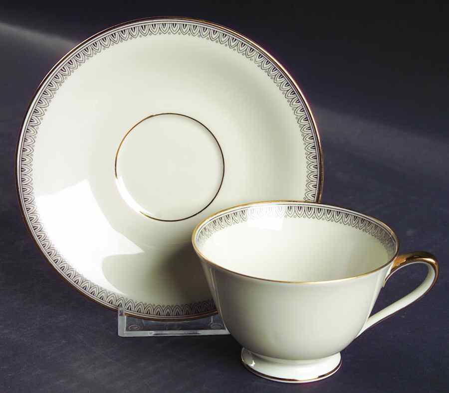 2831 Footed Demitasse Cup & Saucer Set by Tirschenreuth-1