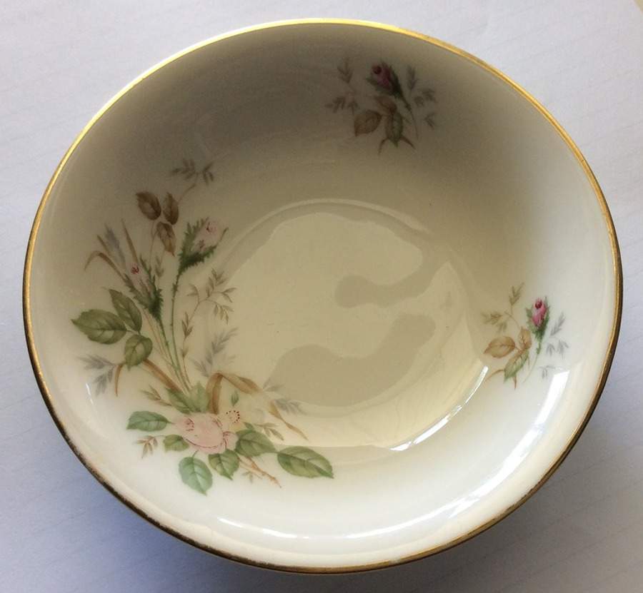 07470 (Cream Background, No Embossing) Fruit/Dessert (Sauce) Bowl by Thomas-1