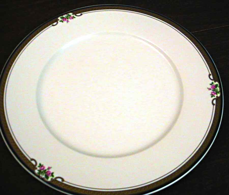 Bridgeport Cobalt Dinner Plate by Thun-1