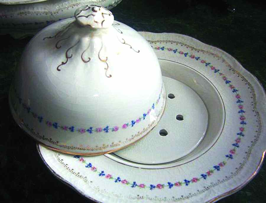 TST711 Round Covered Butter by Taylor, Smith & Taylor (Ts&T)-1