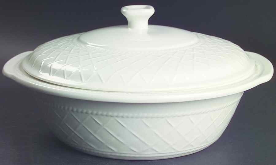 TTO6 2 Qt Round Covered Casserole by Totally Today-1