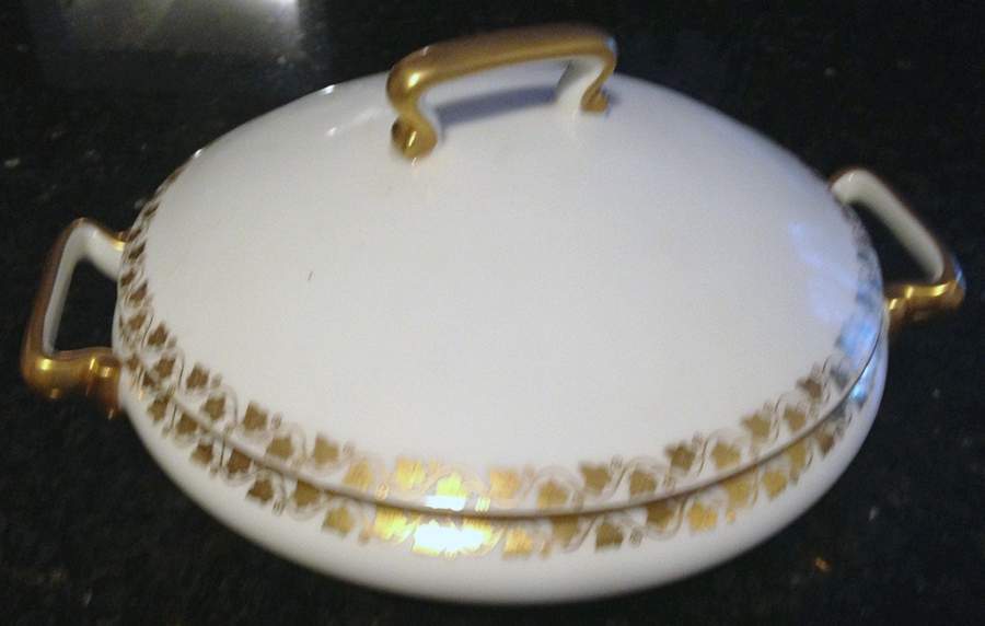 TRV501 Round Covered Vegetable by Tressemanes & Vogt-1