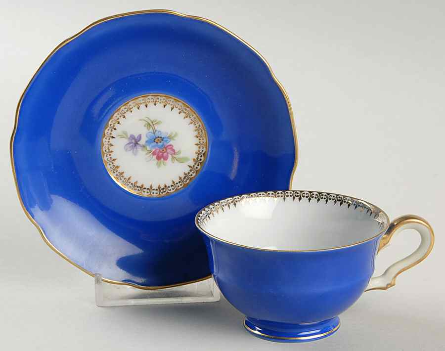 828-0 Footed Demitasse Cup & Saucer Set by Tirschenreuth-1