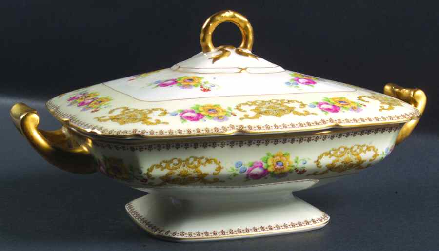 TRV517 Rectangular Covered Vegetable by Tressemanes & Vogt-1