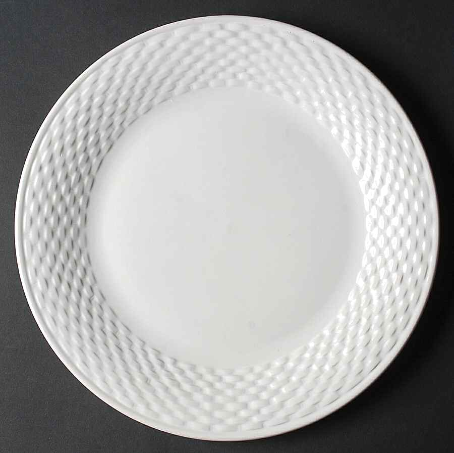 Basket Wreath Dinner Plate by Tabletops Unlimited-1