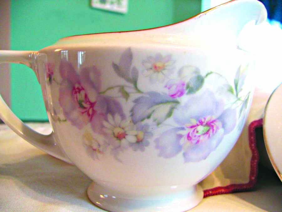 17589 Creamer by Thun-1