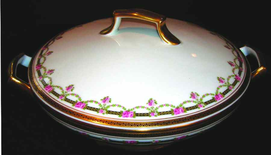 6720 Round Covered Vegetable by Tressemanes & Vogt-1