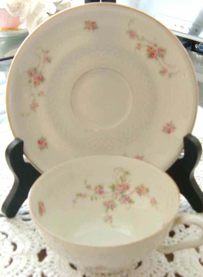 7222 Flat Cup & Saucer Set by Thomas-1