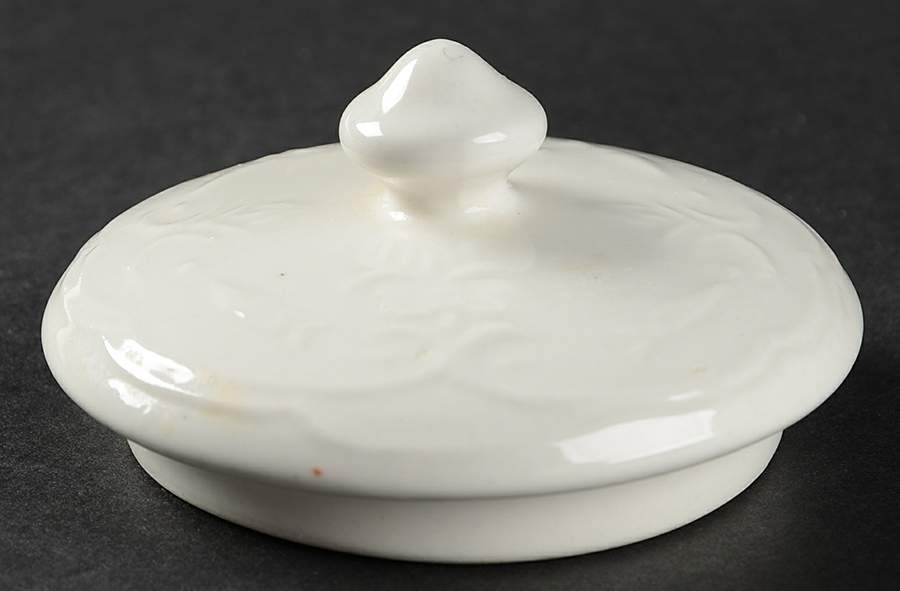 Versailles White Lid for Sugar Bowl by Tabletops Unlimited-1