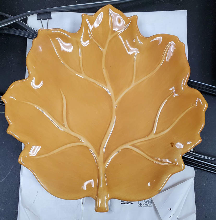 Avellino Butter 9" Leaf Dish by Tabletops Unlimited-1