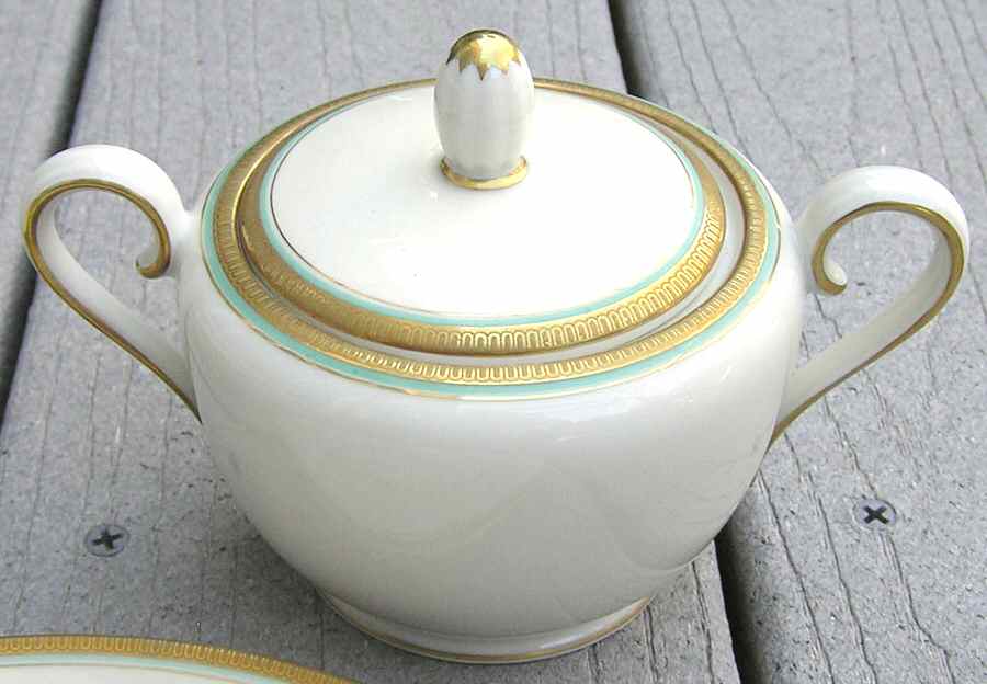 TIR482 Sugar Bowl & Lid by Tirschenreuth-1