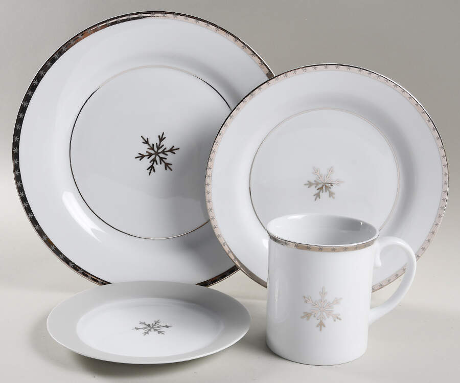 Arctic Solstice Snowflake 32  Piece Estate Set by Target-1