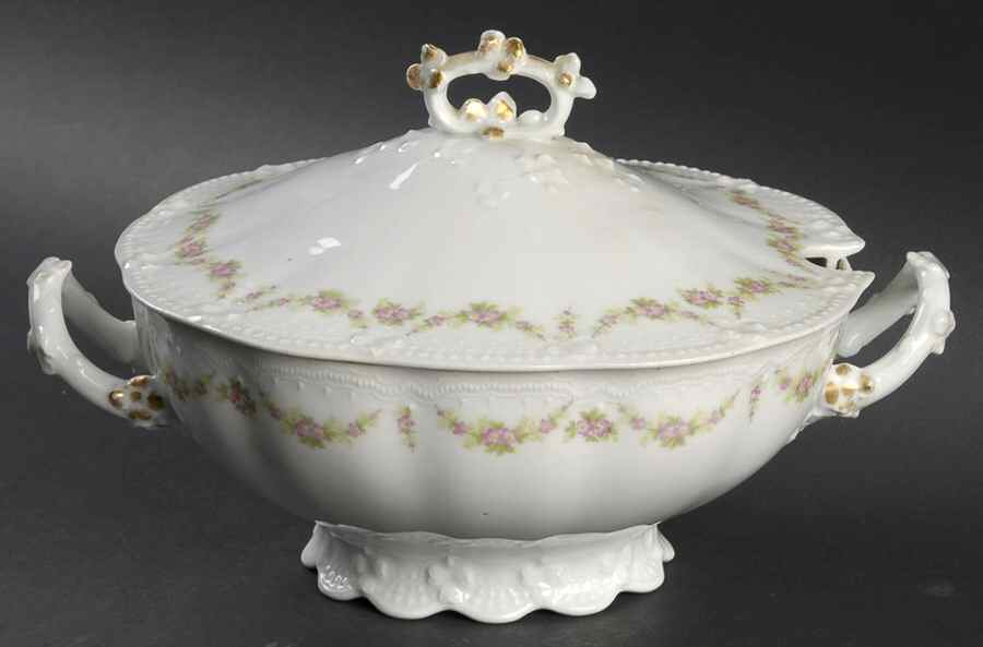TRV524 Tureen &  Lid by Tressemanes & Vogt-1