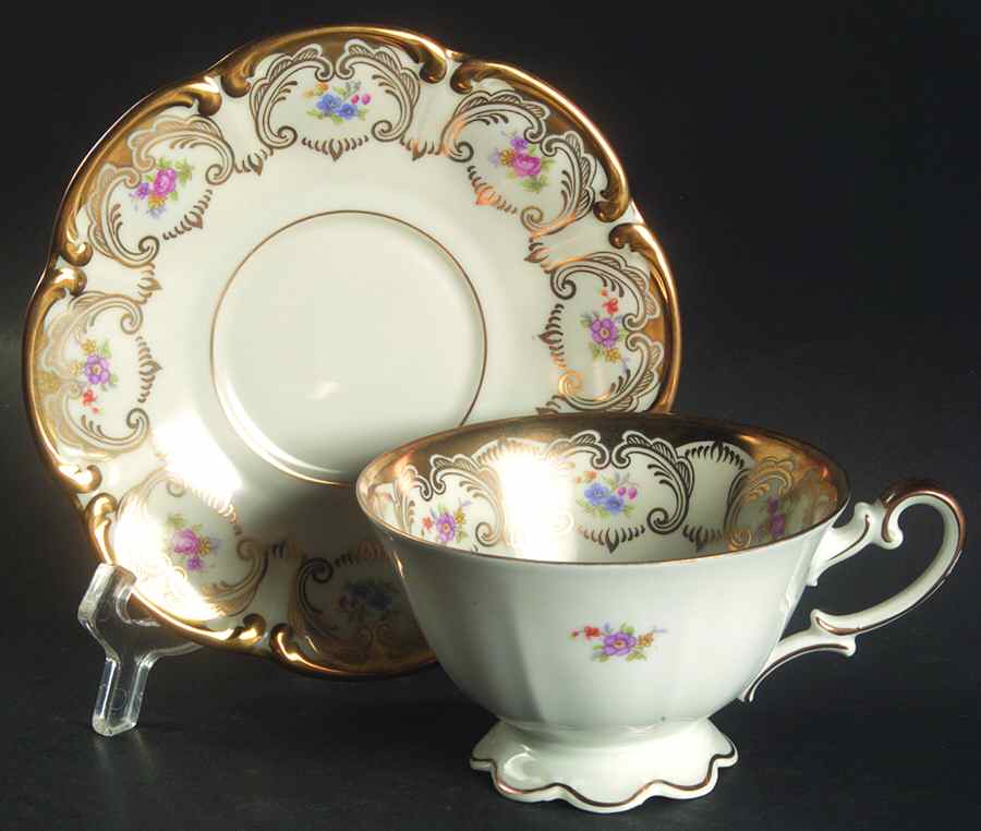 585 Footed Cup & Saucer Set by Tirschenreuth-1