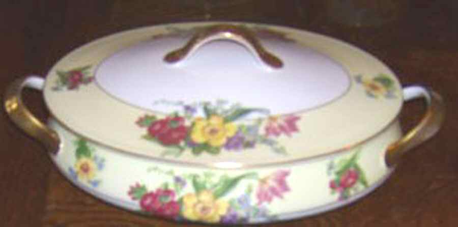 17715 Oval Covered Vegetable by Thun-1