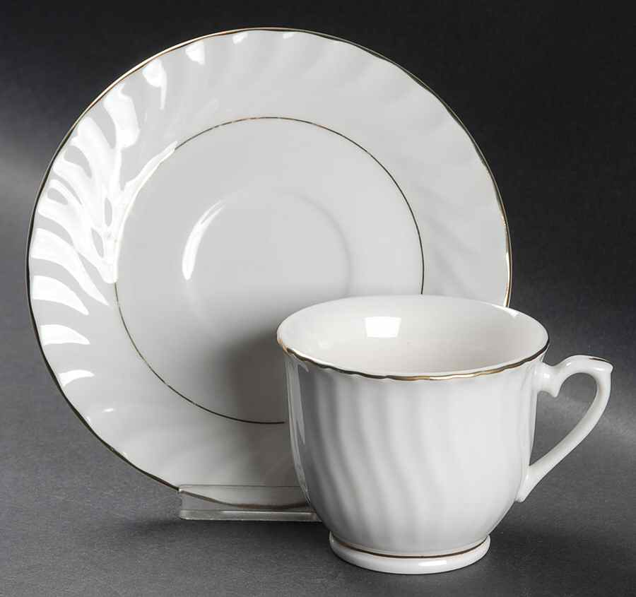 TTO16 Footed Cup & Saucer Set by Totally Today-1