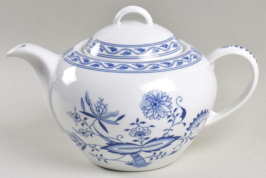 Blue Onion (Czech Republic) Teapot & Lid by Thun-1