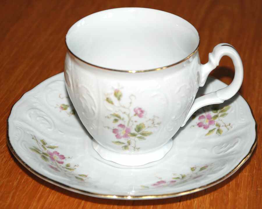 THU437 Flat Cup & Saucer Set by Thun-1