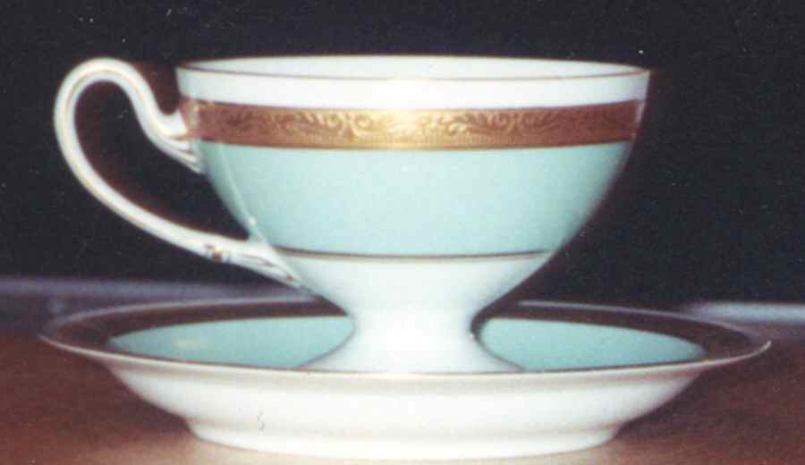 1182 Footed Cup & Saucer Set by Tirschenreuth-1
