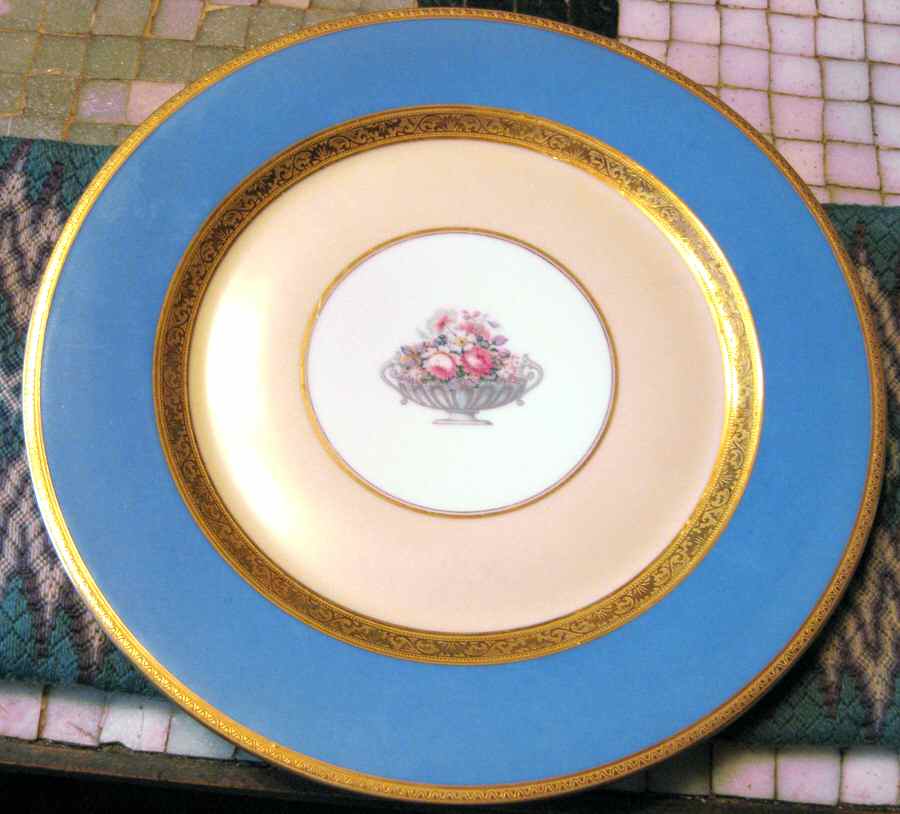 TRV670 Dinner Plate by Tressemanes & Vogt-1