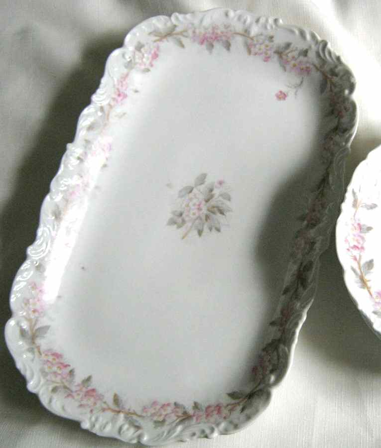 TRV674 14" Oval Serving Platter by Tressemanes & Vogt-1