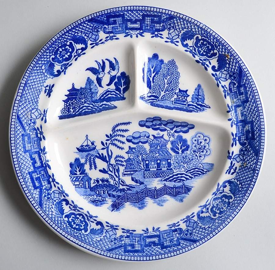 Blue Willow Grill Plate by Tashiro Shoten Ltd-1
