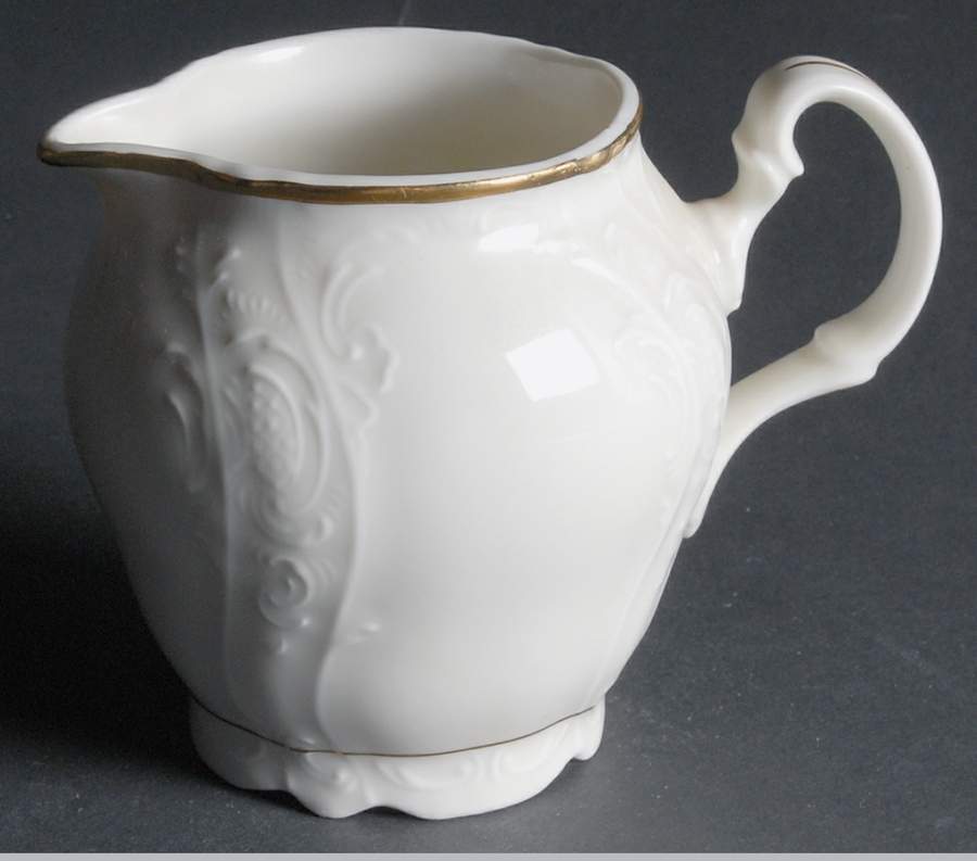 Royal Prague Creamer by Thun-1