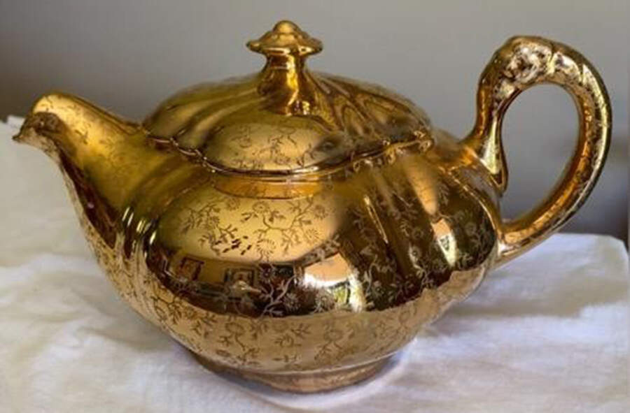 TST751 Teapot & Lid by Taylor, Smith & Taylor (Ts&T)-1