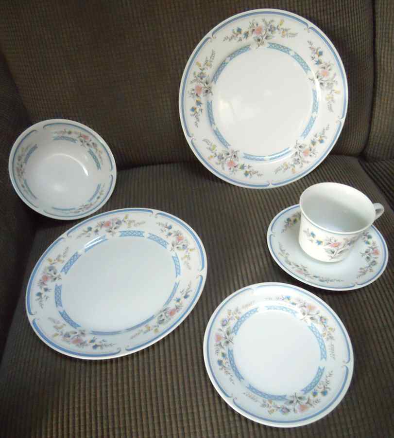 TKO11 Flat Cup & Saucer Set by Taiko-1