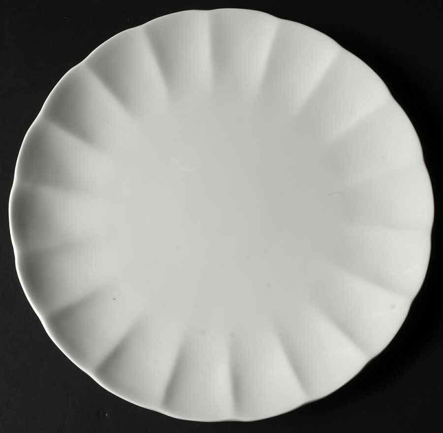 Bellflower Dinner Plate by Tabletops Unlimited-1