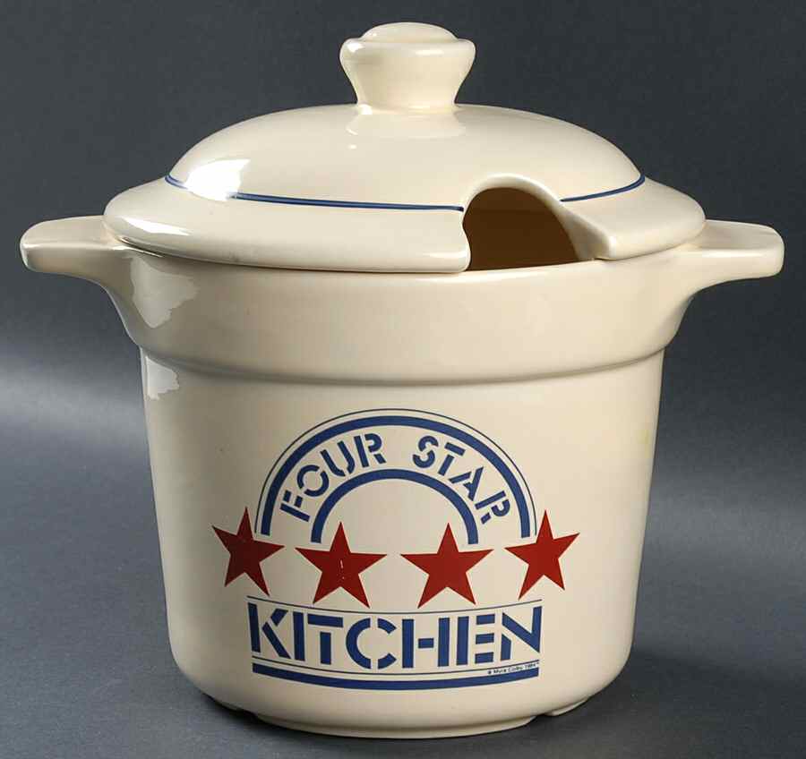TCR18 Bean Pot & Lid by Treasure Craft-1