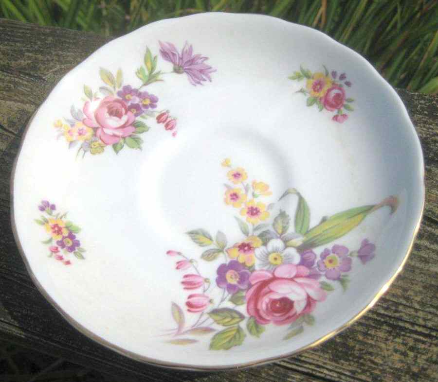 D2352 Saucer by Tuscan - Royal Tuscan-1