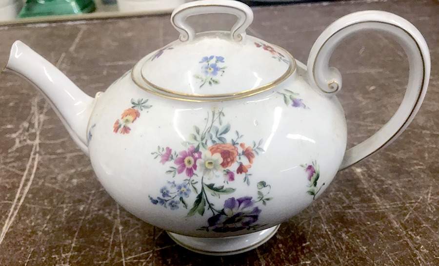 5666 Teapot & Lid by Tressemanes & Vogt-1