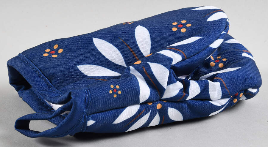 Old World Blue Mini Cloth Oven Mitt by Temp-Tations-1
