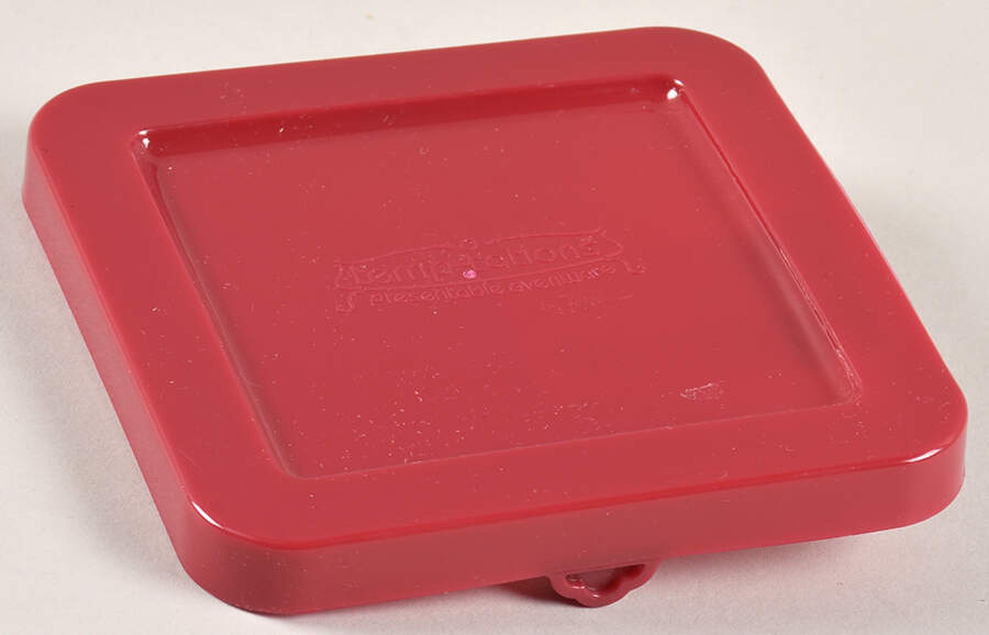 Old World Cranberry Plastic Lid for Individual Square Baker by Temp-Tations-1