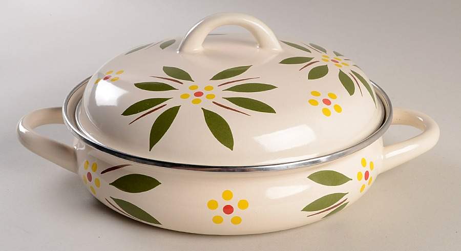 Old World Green 2.25 Quart Metal Covered Casserole by Temp-Tations-1