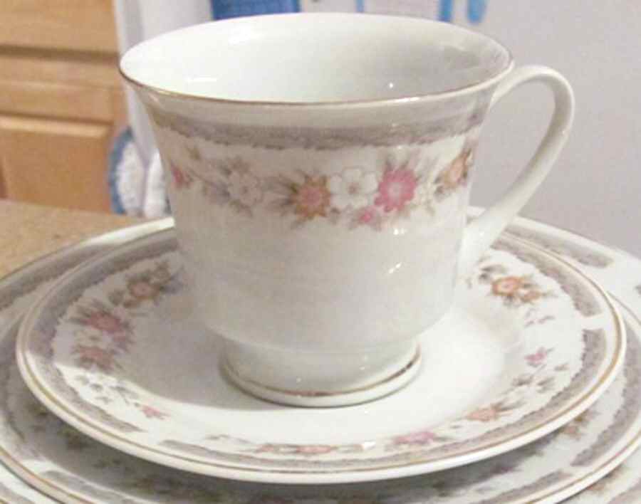 TRS19 Footed Cup & Saucer Set by Trisa-1